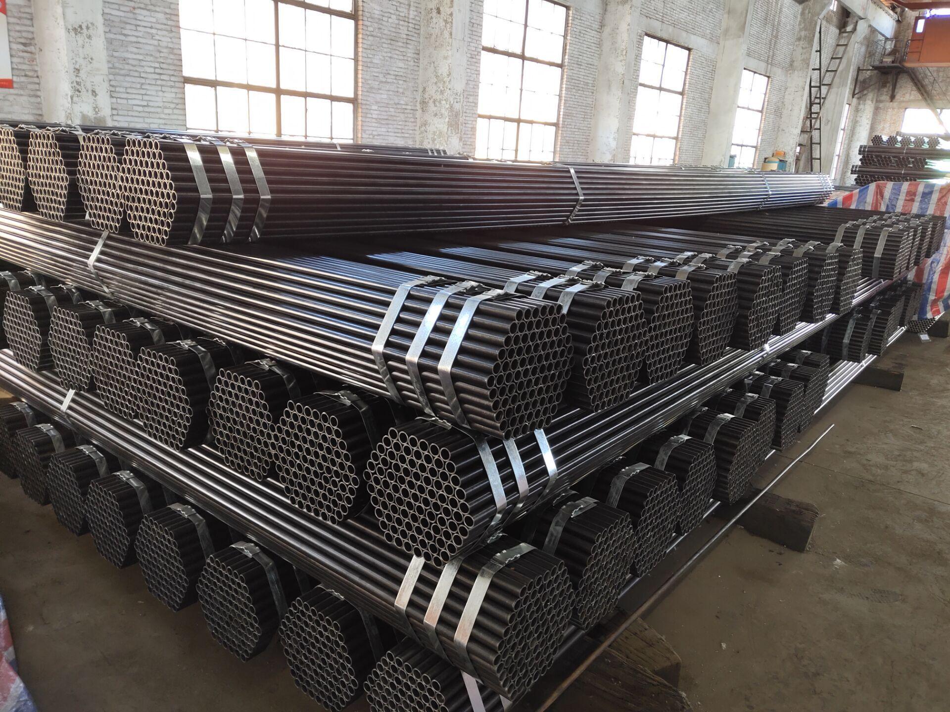 Pipe layers. Pipe layers